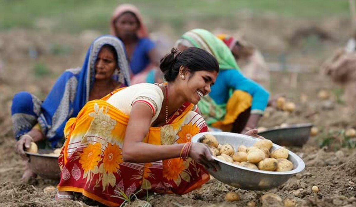 Uttar Pradesh का कौन सा जिला है जिसमें सबसे कम शिक्षित महिलाएं हैं, जानिए