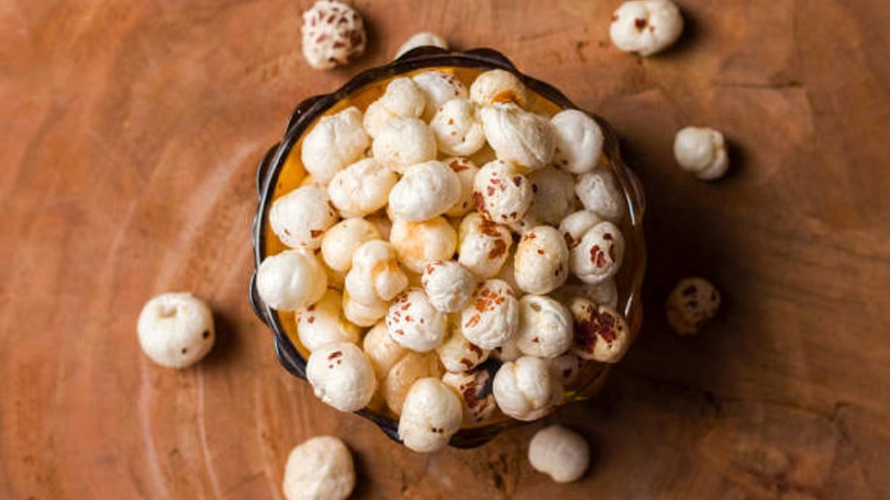 Makhana: मिथिला का मखाना बना विदेशी प्लेटों का सितारा, जानिए कहां-कहां पहुंचा बिहार का स्वाद!